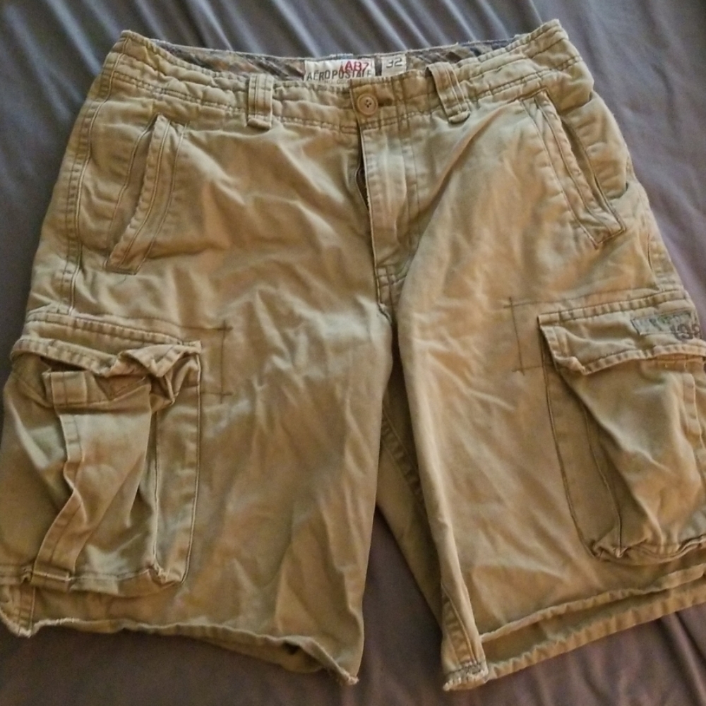 Aeropostale Tan/Khaki Cargo Shorts